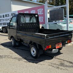 自社ローンあり！ガソリン100リットルプレゼント✨人気の軽トラ✨走行１万キロ台！✨ダイハツ☆ハイゼットトラック☆エアコン・パワステスペシャルVS☆660cc☆2人乗り☆の画像
