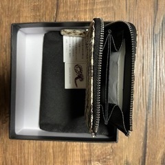 運気上昇？天然蛇皮コインケース　新品未使用　小箱/タグ付の画像