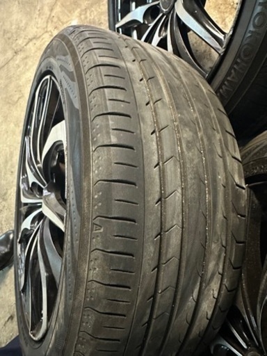 車のパーツ タイヤ、ホイール