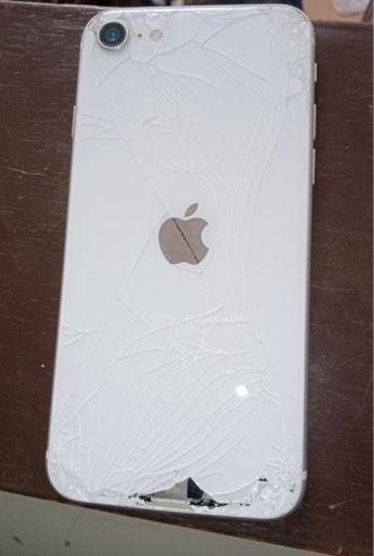 早い者勝ちiPhone SE 第2世代 simフリー