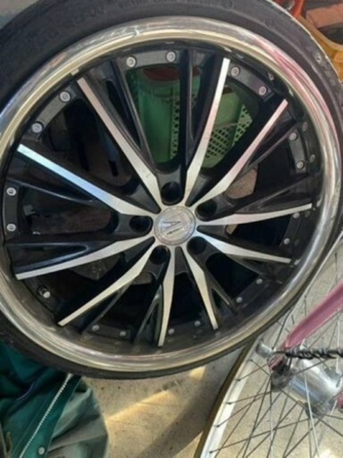 車のパーツ タイヤ、ホイール