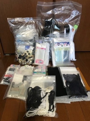手芸洋裁ソーイングまとめ売り(はぎれ布ファスナー紐ボビン糸ゴムボタンマスク他