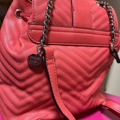 (決まりました)guess リュック　コーラルの画像