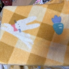 中古毛布 ウサギ柄の画像
