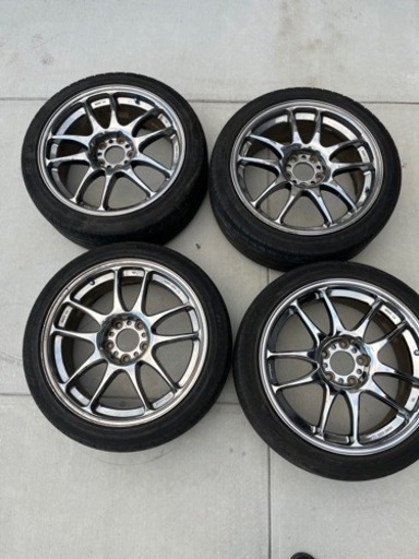 車のパーツ タイヤ、ホイール