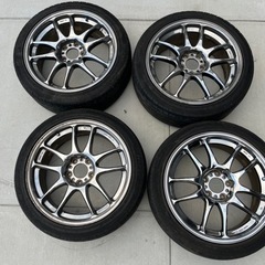 車のパーツ タイヤ、ホイール