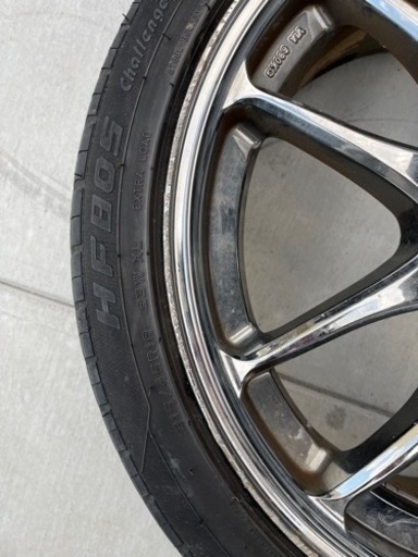 車のパーツ タイヤ、ホイール