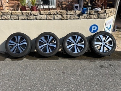 車のパーツ タイヤ、ホイール