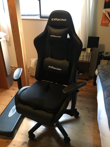 EXRACING【国内メーカー】ゲーミングチェア オットマン付き (中古）