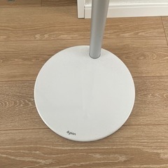 ダイソン　掃除機　スタンドの画像