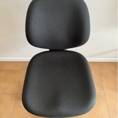 事務用椅子の画像