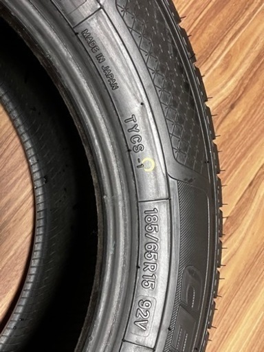 車のパーツ タイヤ、ホイール