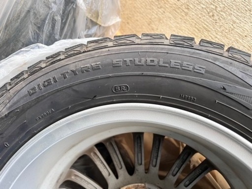 車のパーツ タイヤ、ホイール