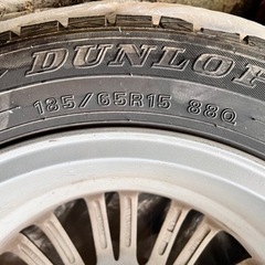 車のパーツ タイヤ、ホイール