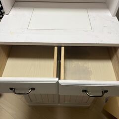 【無料】ゴミ箱付きキッチン収納の画像