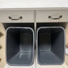 【無料】ゴミ箱付きキッチン収納の画像