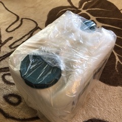 蛇口付きアウトドア用ポリタンク[取引中]