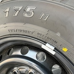 ※値下げ　ハイエースほぼ新品タイヤセットの画像