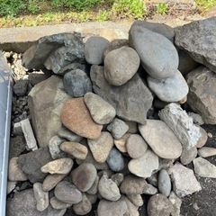 お庭造りに！庭石などまとめてどうぞの画像