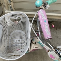 18インチ 子供用自転車 補助輪付き 女の子 の画像