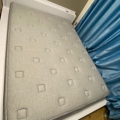 ダブルベッド フレーム付 コンセント有の画像