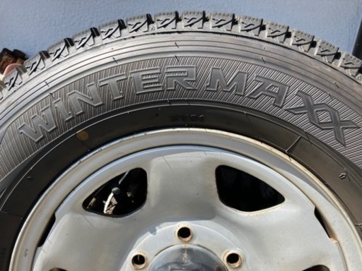 車のパーツ タイヤ、ホイール