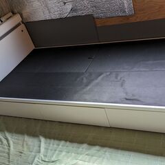 シングルベッド　引き出し付の画像