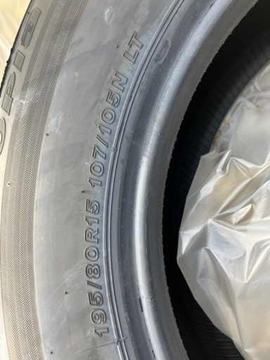 車のパーツ タイヤ、ホイール