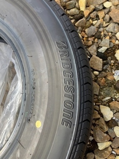 車のパーツ タイヤ、ホイール