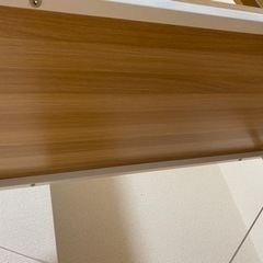 パソコンデスク　リモートワークの画像