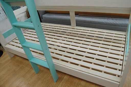 【商談中】 2段ベッド 幅111×奥206×高137cm ホワイト×ライトグリーン系 二段ベッド 兄弟ベッド 子供部屋  札幌市 清田