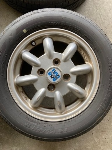 車のパーツ タイヤ、ホイール