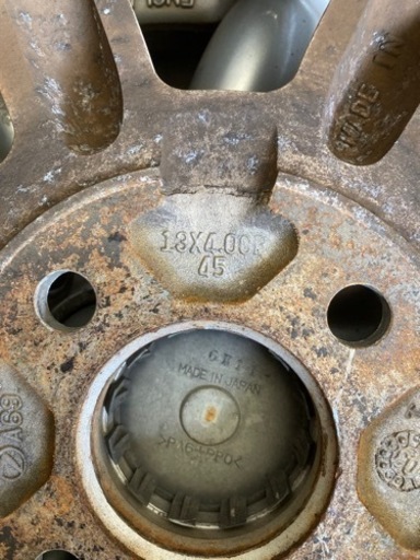 車のパーツ タイヤ、ホイール