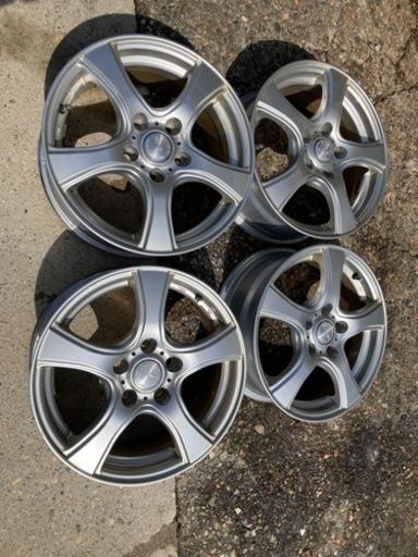 車のパーツ タイヤ、ホイール