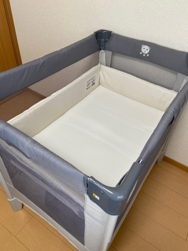 折りたたみ　ベビーベッド　ココネルエアー