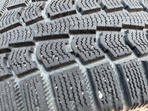 スタッドレスタイヤ　195/65 R15