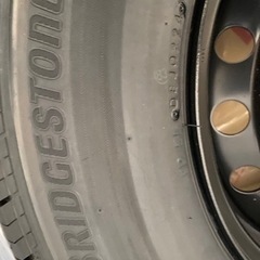 ハイエース　純正新車外しタイヤの画像