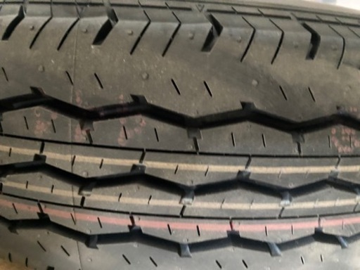 ハイエース　純正新車外しタイヤ