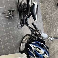 子供自転車　補助輪ヘルメット付き
