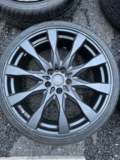 車のパーツ タイヤ、ホイール