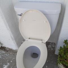 早い者勝ちです【無料で貰って下さい】トイレ用品2点(大便器及び洗...