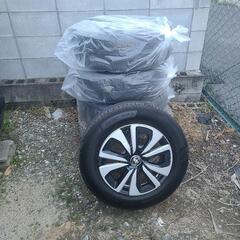 車のパーツ タイヤ、ホイール