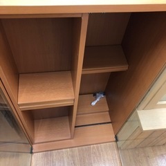 ガラス扉付き本棚　お売りします！の画像