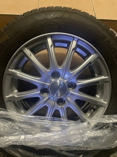 車のパーツ タイヤ、ホイール