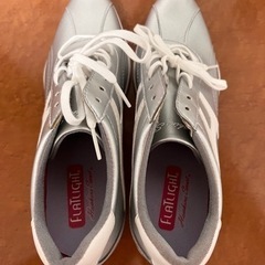小さめ24cm ✨美品✨靴/バッグ 靴 スニーカーの画像