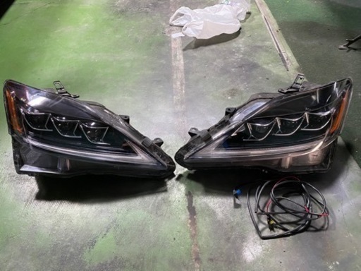 レクサス　　IS  3眼LEDヘッドライト