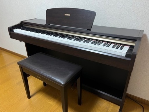 受渡予定者決定【使用感ない美品】YAMAHA ヤマハ電子ピアノ YDP-123 ダークブラウン　88鍵盤 3ペダル 椅子付き 2004年製 全鍵盤音出し確認済み