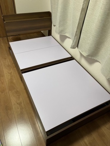 シングルベッド　引き出し付き　木製　ベッドフレームのみ