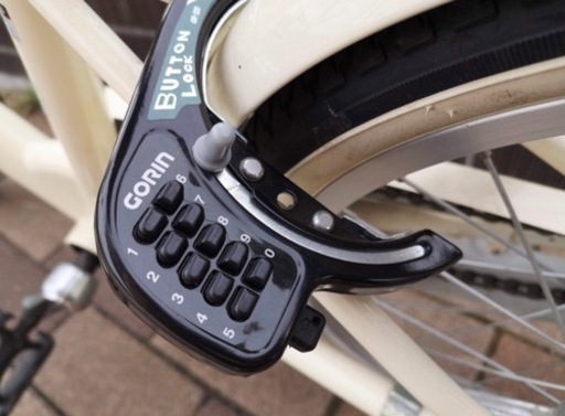  ＼ シンプルデザイン ／ あさひ 補助輪付き自転車 18インチ アイボリー〈ボタン式リング錠・サイドスタンド付〉