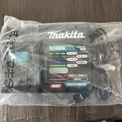 DC40RA マキタ　40v   充電器の画像
